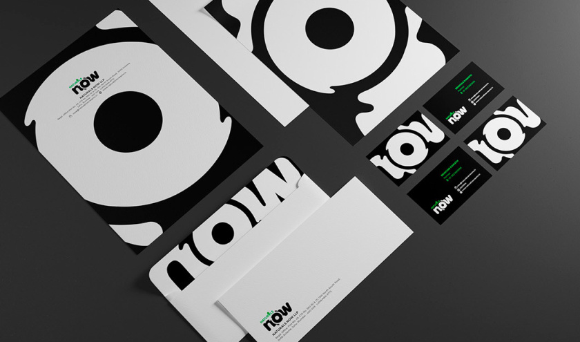 Naturals Now 黑白風格冰淇淋品牌logo設計，像奶油流動的白色大寫字母now