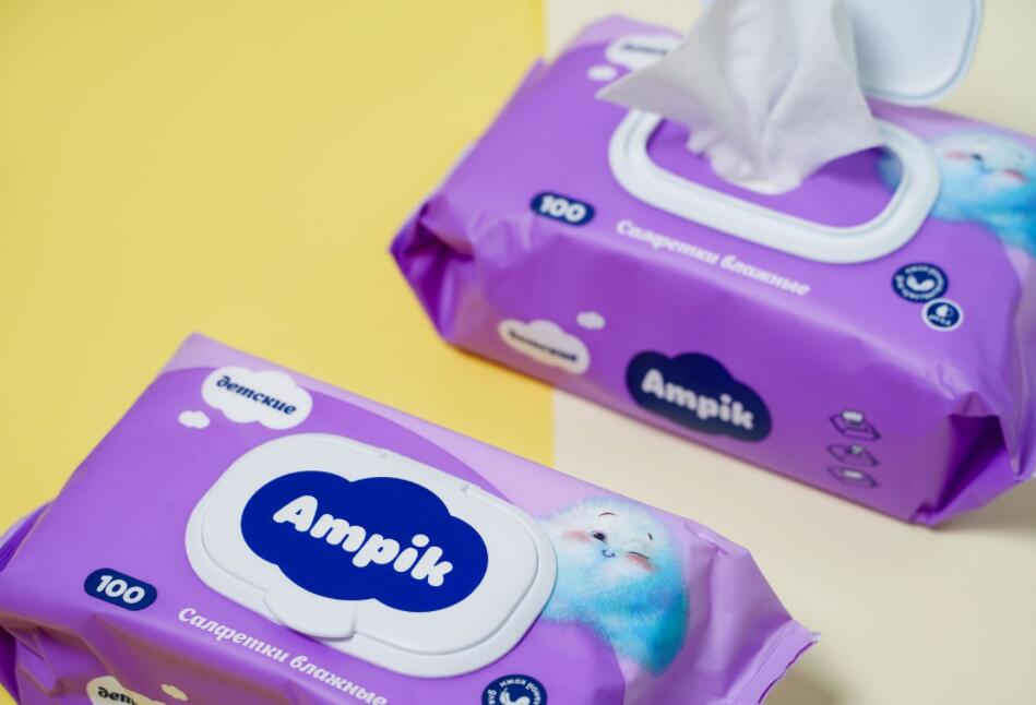 Ampik 安皮克消毒濕巾品牌命名與包裝設計，蓬松的云彩符號代表柔軟的棉花