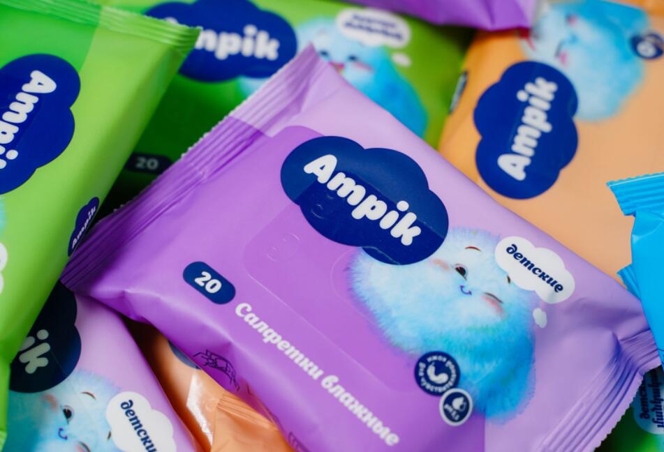Ampik 安皮克消毒濕巾品牌命名與包裝設計，蓬松的云彩符號代表柔軟的棉花