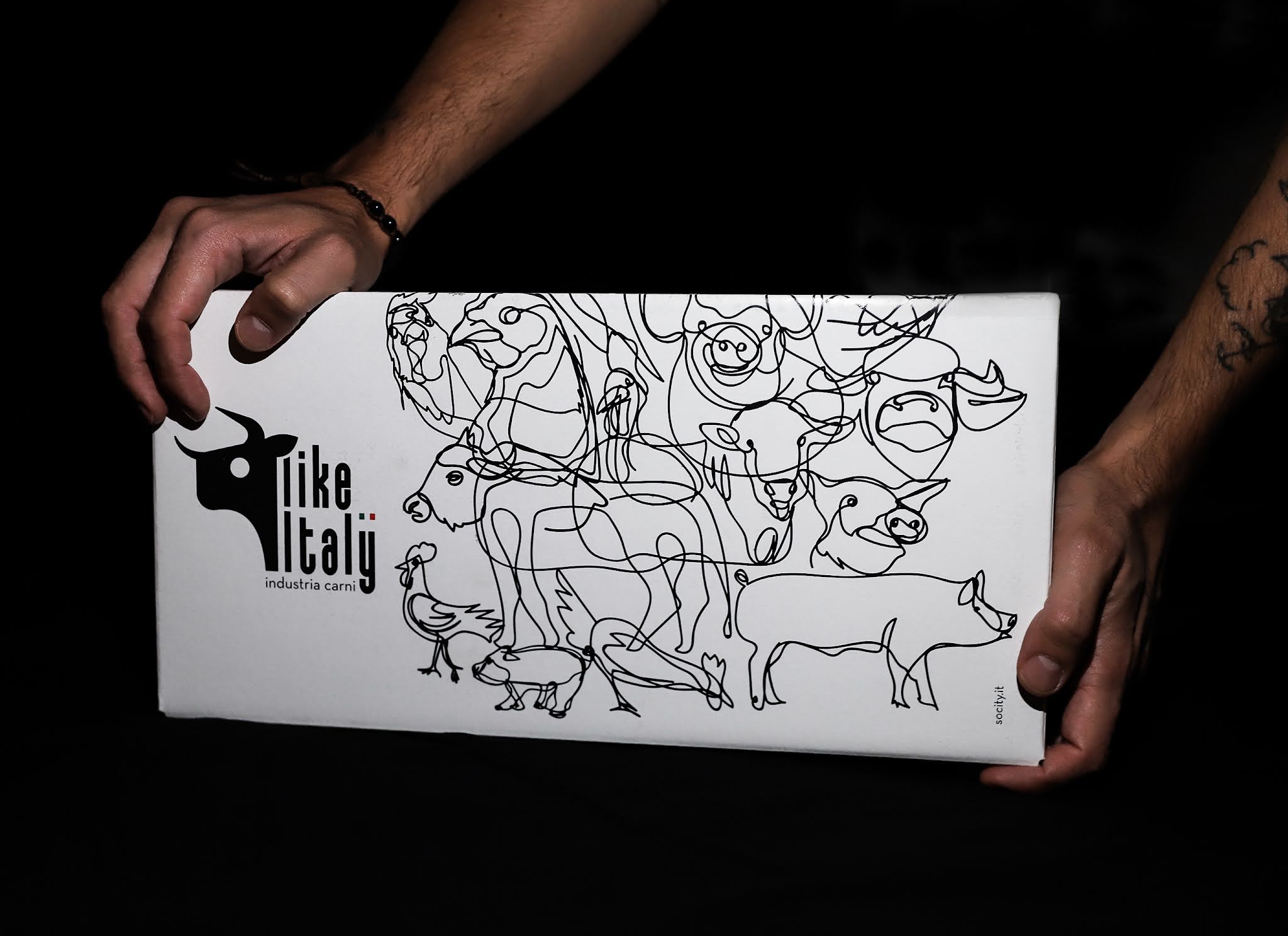 Like Italy冷鮮肉類包裝設計“黑白線條動物”元素