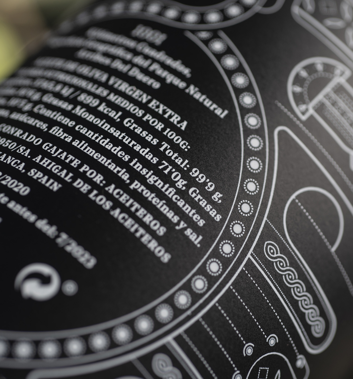 1001生態橄欖油包裝設計“線條插畫”黑色瓶子