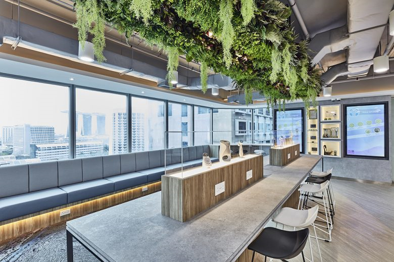 如新保健品新加坡體驗中心展廳空間設計，以科技和互動元素使品牌栩栩如生