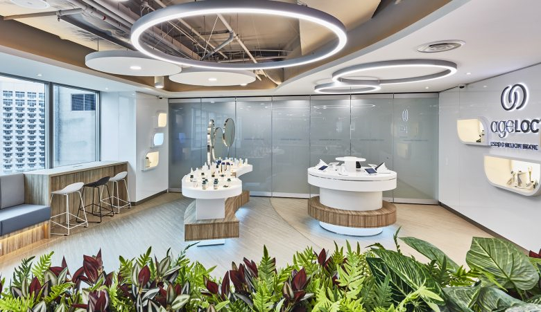 如新保健品新加坡體驗中心展廳空間設計，以科技和互動元素使品牌栩栩如生