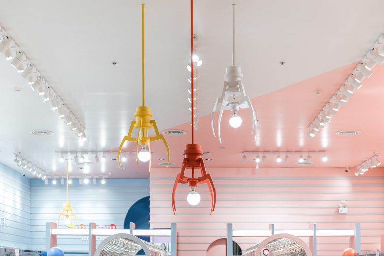 Matchbox時尚潮流服飾商店店鋪空間設計，90年代街機游戲風格