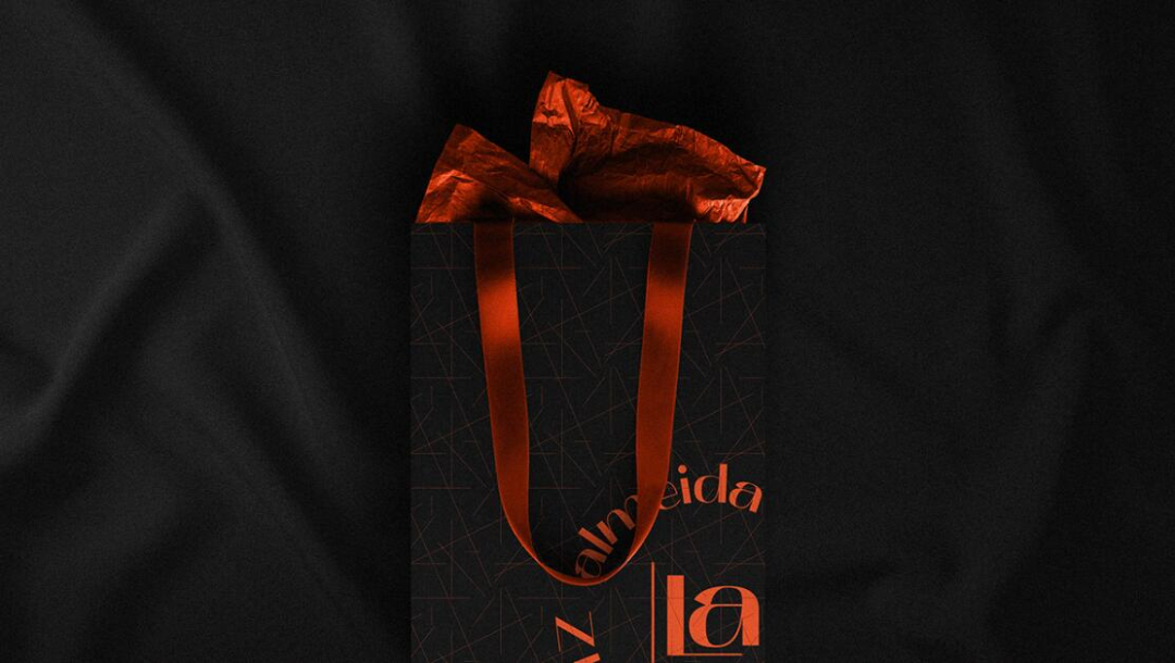 個性與時尚的Liz Almeida服裝品牌vi設(shè)計,以“雜亂而有序排列的線元素為輔助識別 個性與時尚的Liz Almeida服裝品牌vi設(shè)計,以“雜亂而有序排列的線元素為輔助識別