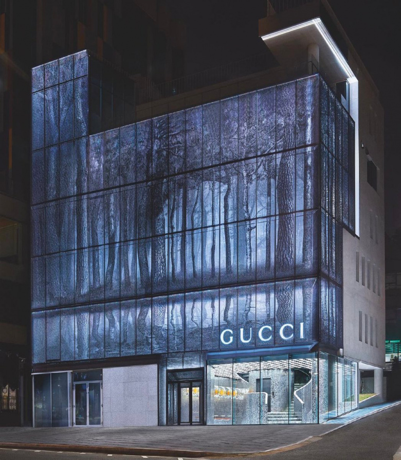 Gucci 韓國旗艦店店鋪空間設計，韓國傳統圖案與充滿活力的燈光組合