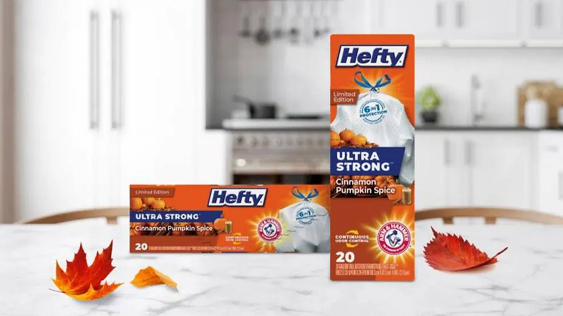 Hefty南瓜香味垃圾袋包裝設計，藍色與橙色的強對比醒目設計