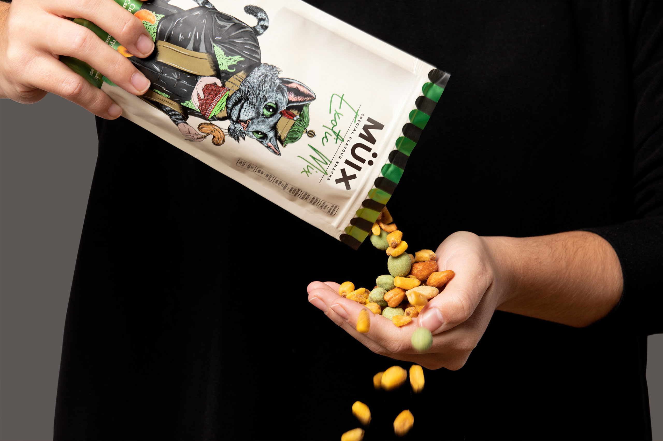 Müix混合口味堅果食品包裝設計“動物擬人”插畫