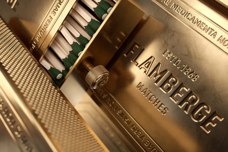 高端風格Flamberg 杜松子酒藥酒包裝設計禮盒設計，包含35種植物