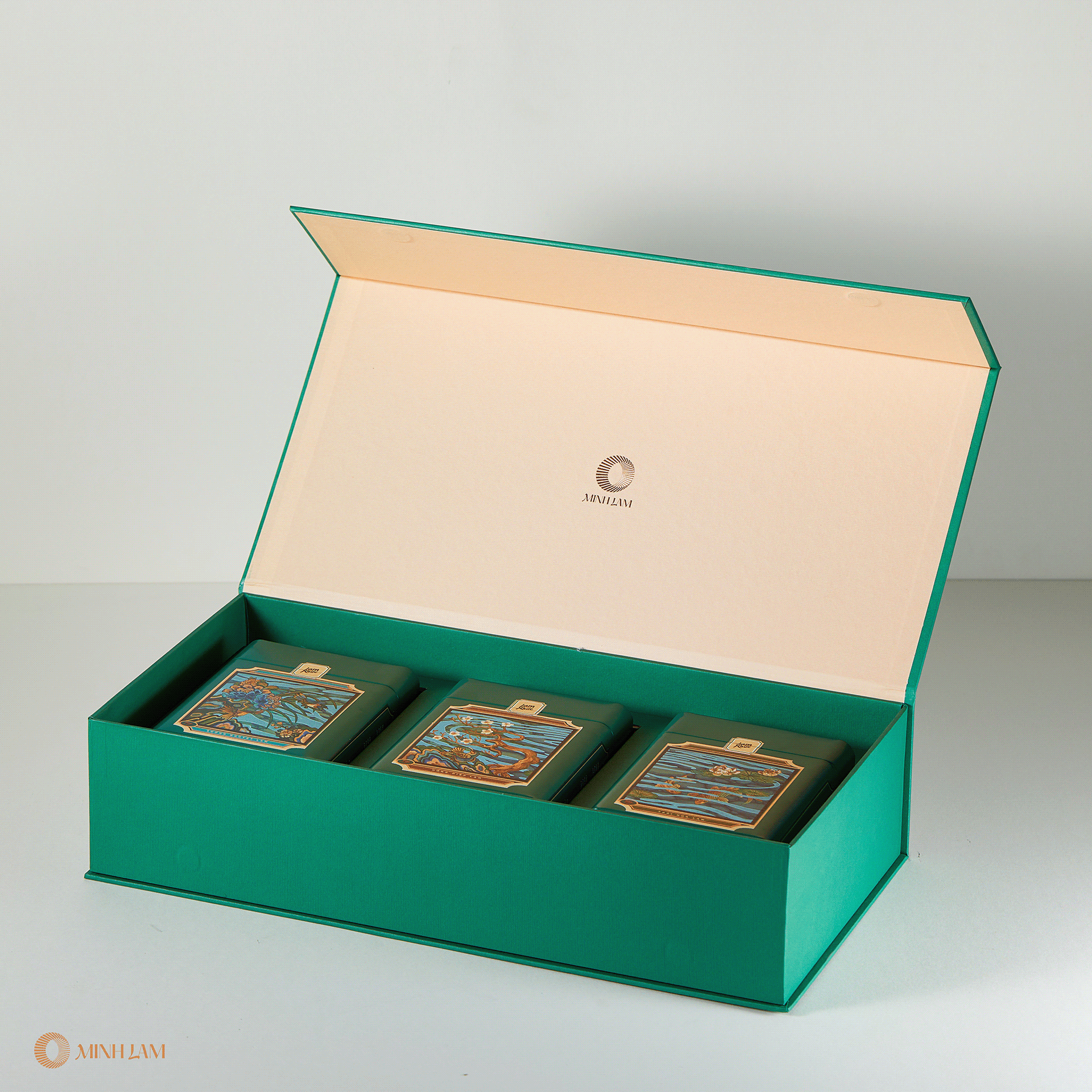 嵐曲越南茶葉包裝設計，借鑒中國古韻景物繪畫精髓