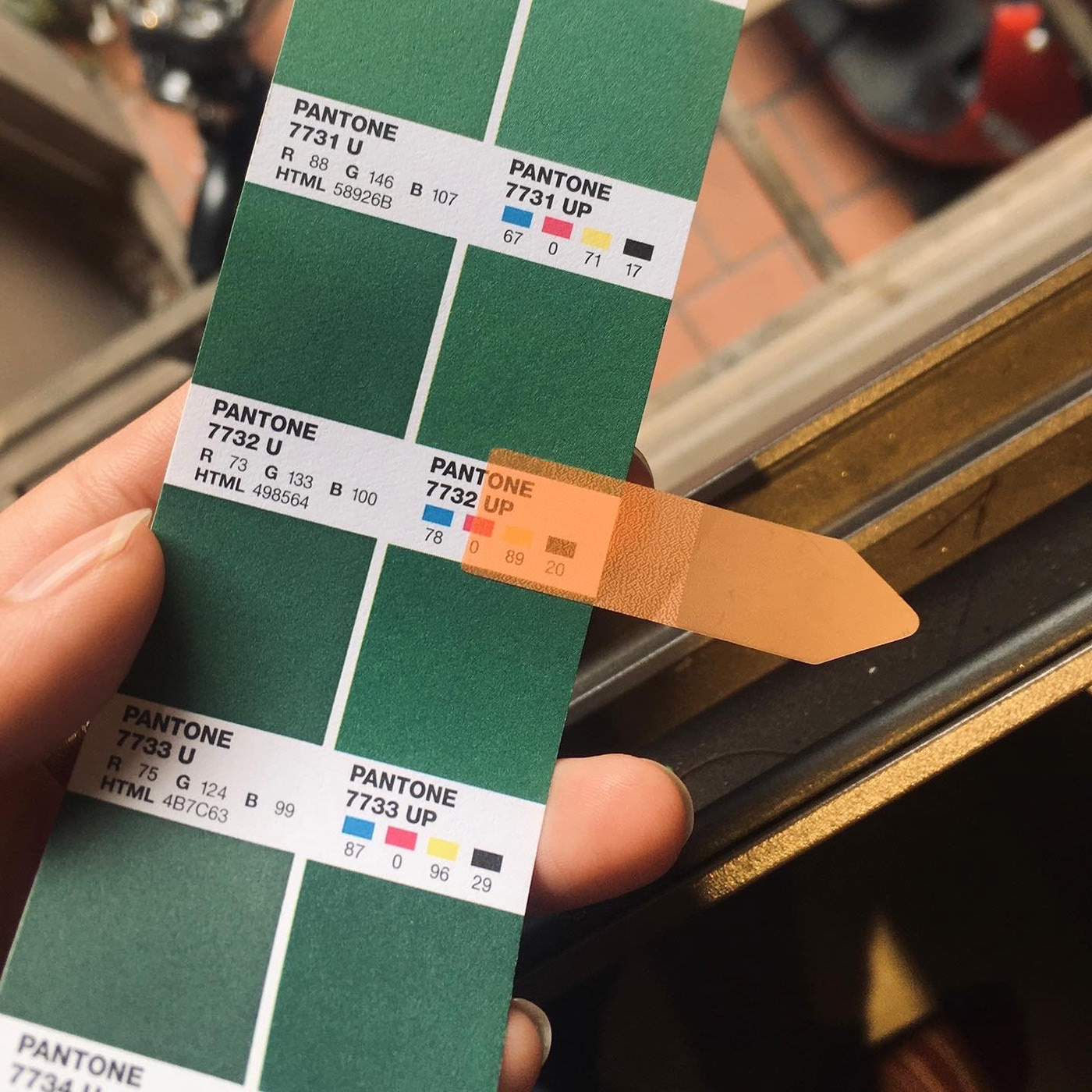 嵐曲越南茶葉包裝設計，借鑒中國古韻景物繪畫精髓