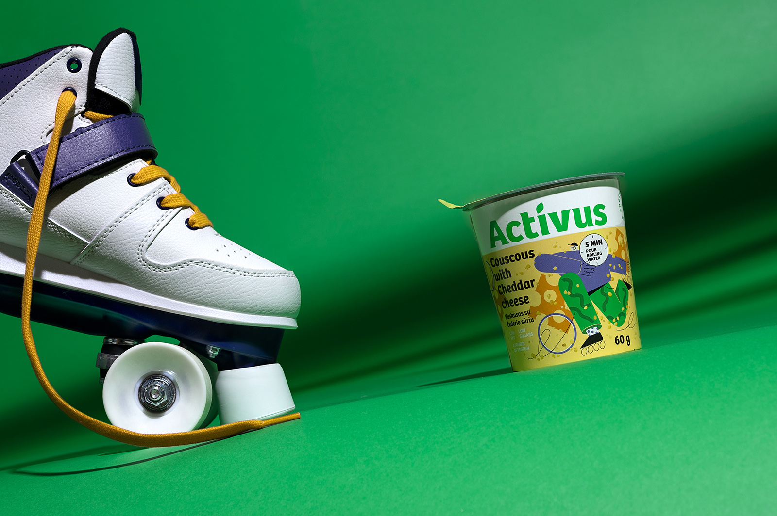 ACTIVUS 杯裝健康速食早餐午餐包裝設計，比例夸張的活力人物插畫
