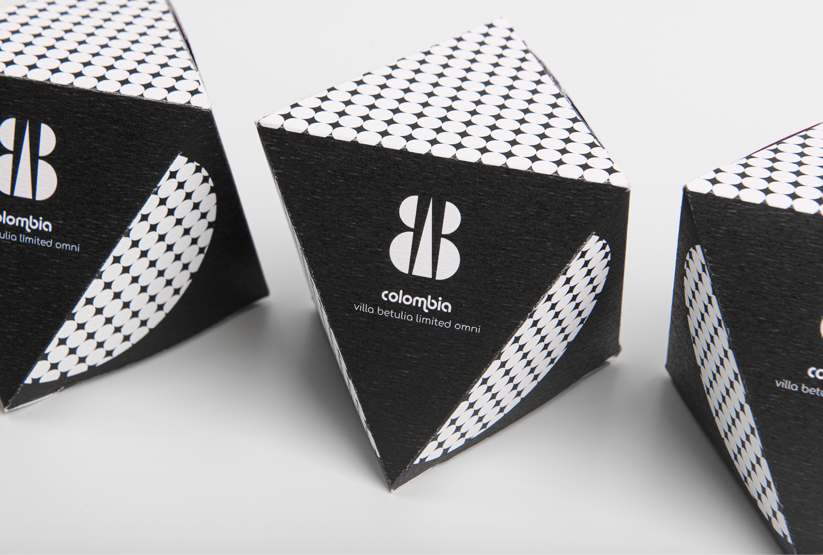 BAB咖啡品牌logo設(shè)計與黑白包裝設(shè)計，四角星底紋元素