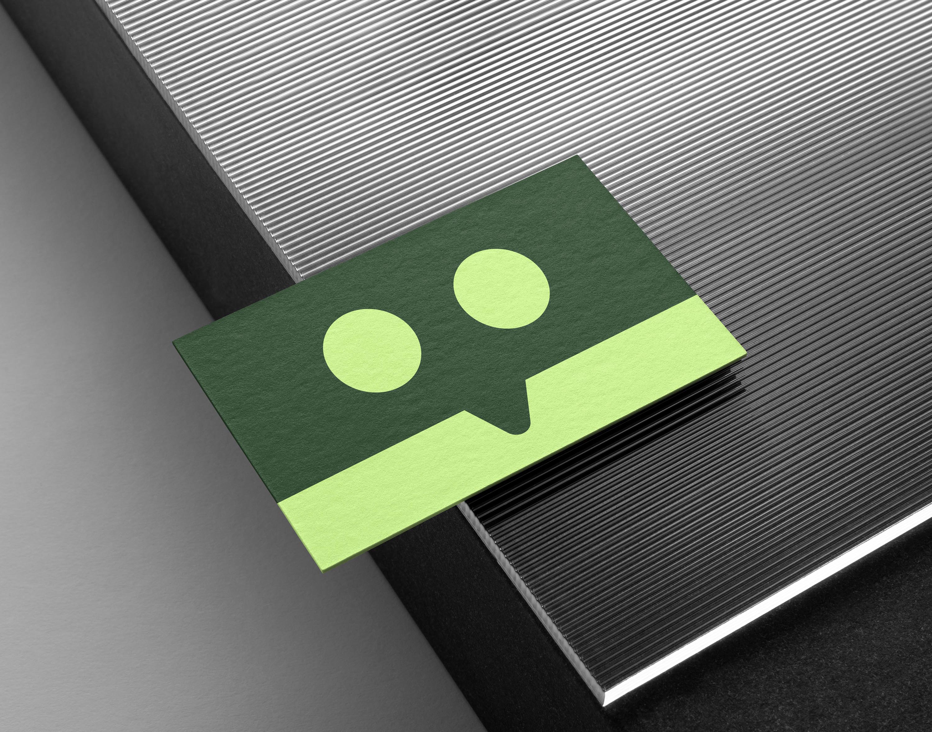 Thaza新鮮雞肉新品牌形象設(shè)計(jì)-logo包裝vi，雞的眼睛和喙融入字母T