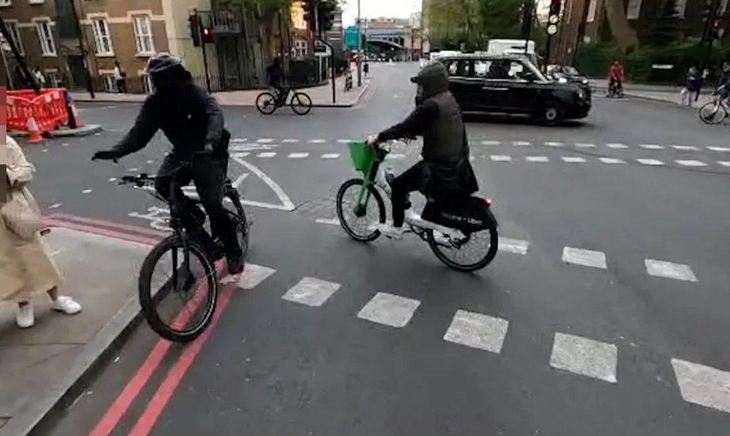 旁觀者效應-6個您需要注意的黑暗心理學技巧及正面營銷思考