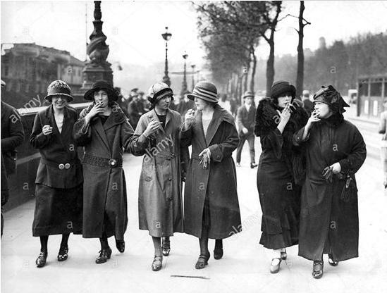 美國公關之父博內斯吸引女士吸煙街頭公關活動