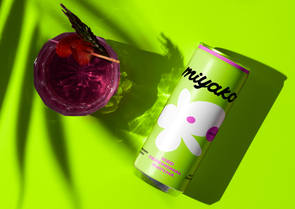MIYAKO 創新日式抹茶飲料包裝設計與品牌塑造，嫩綠色+自由的白色花朵