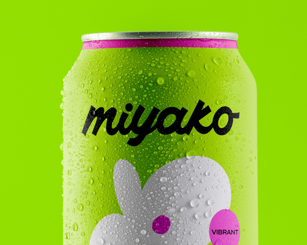 MIYAKO 創新日式抹茶飲料包裝設計與品牌塑造，嫩綠色+自由活力的白色花朵