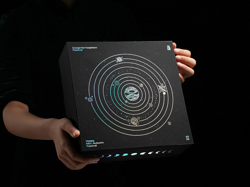以元素宇宙為靈感的中秋月餅禮盒包裝設計
