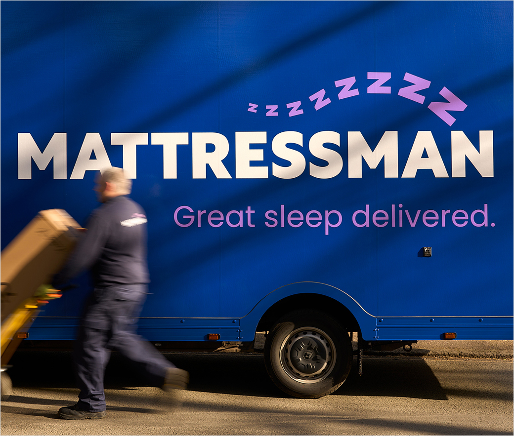 Mattressman英國最大在線床墊零售商品牌形象重塑logo設計vi應用設計-睡眠字母Z曲線